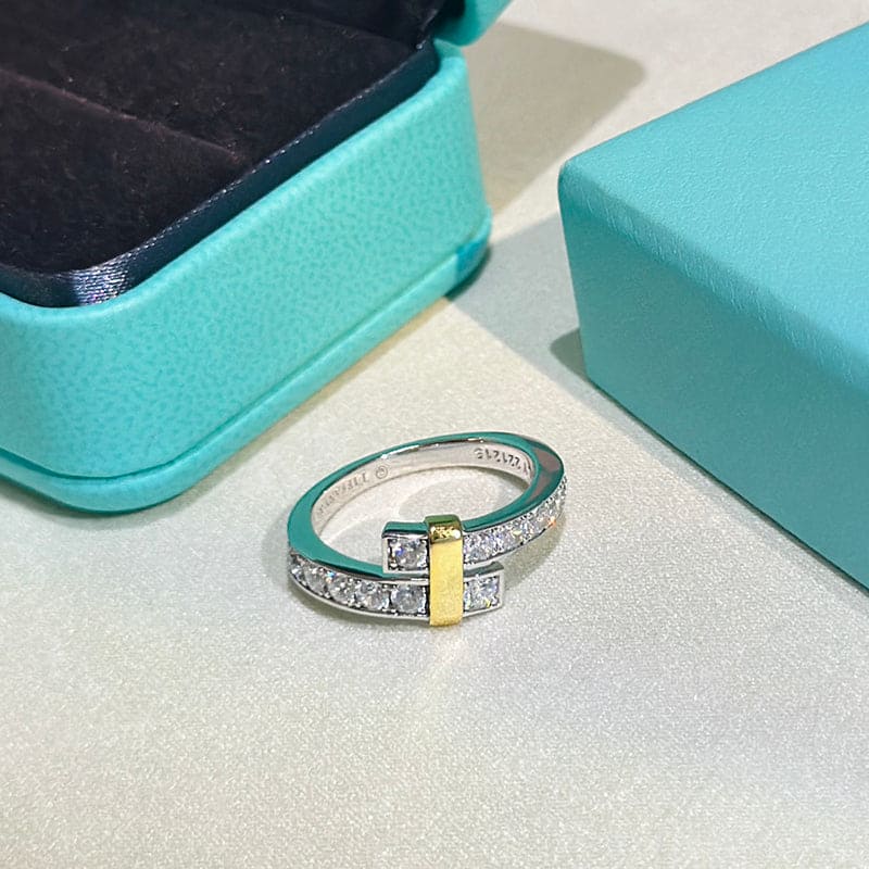 18K T Edge Bypass Ring
