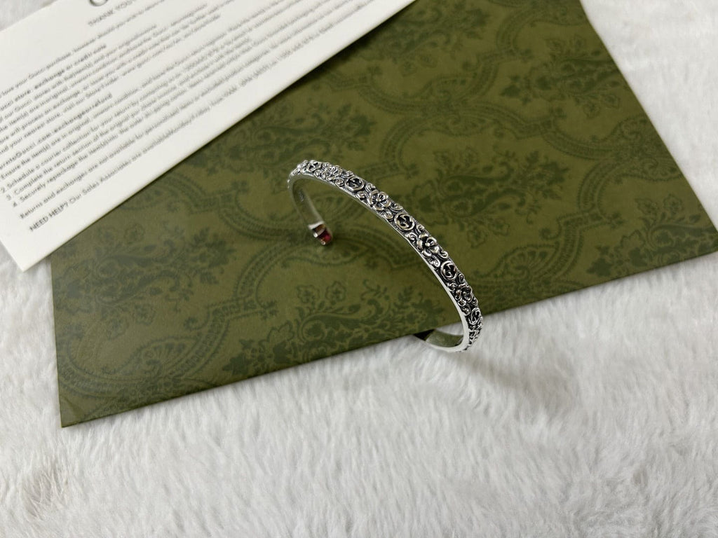 GG Interlocking G Cuff With Flowers Bracelet