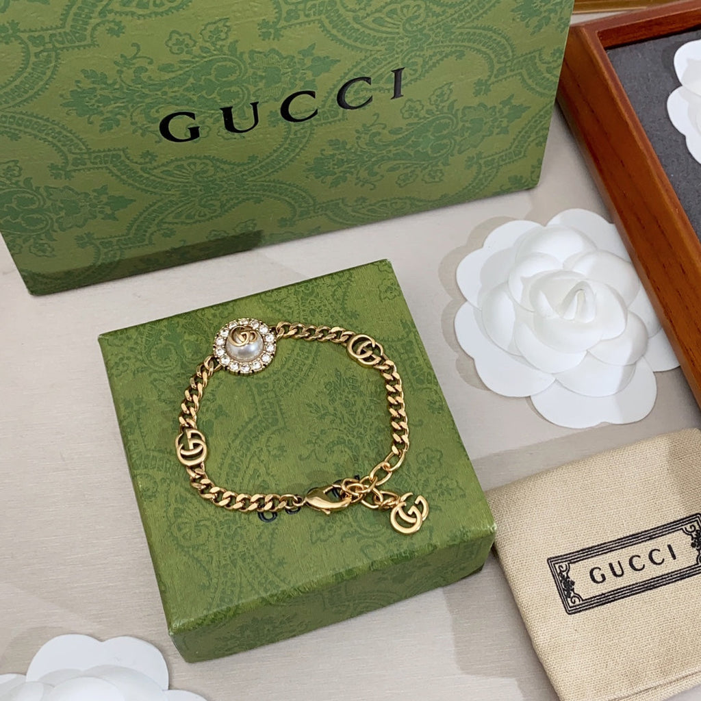 18K Double G Interlocking G Pearl Chain Bracelet