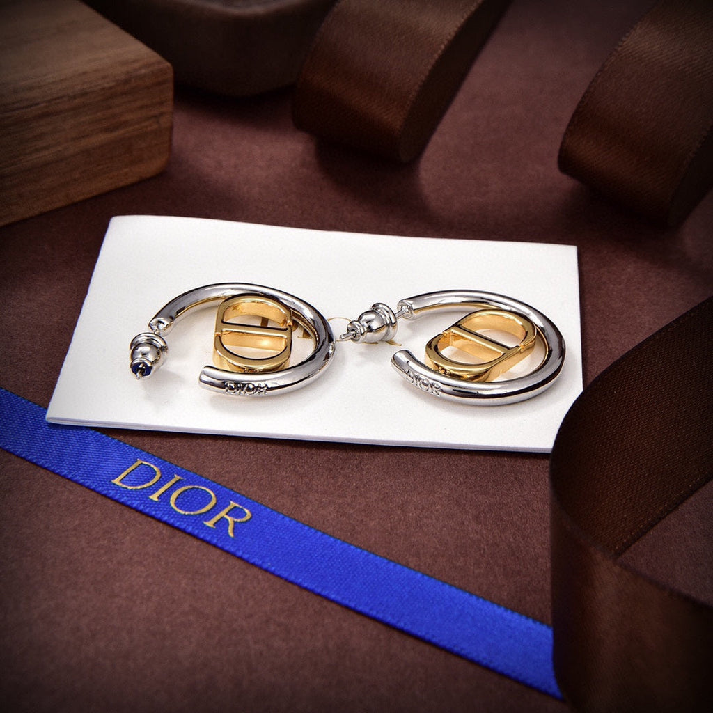 18K CD 30 Montaigne Earrings