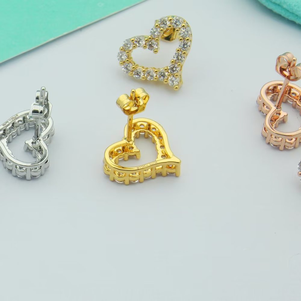 18K T Heart Diamonds Earrings