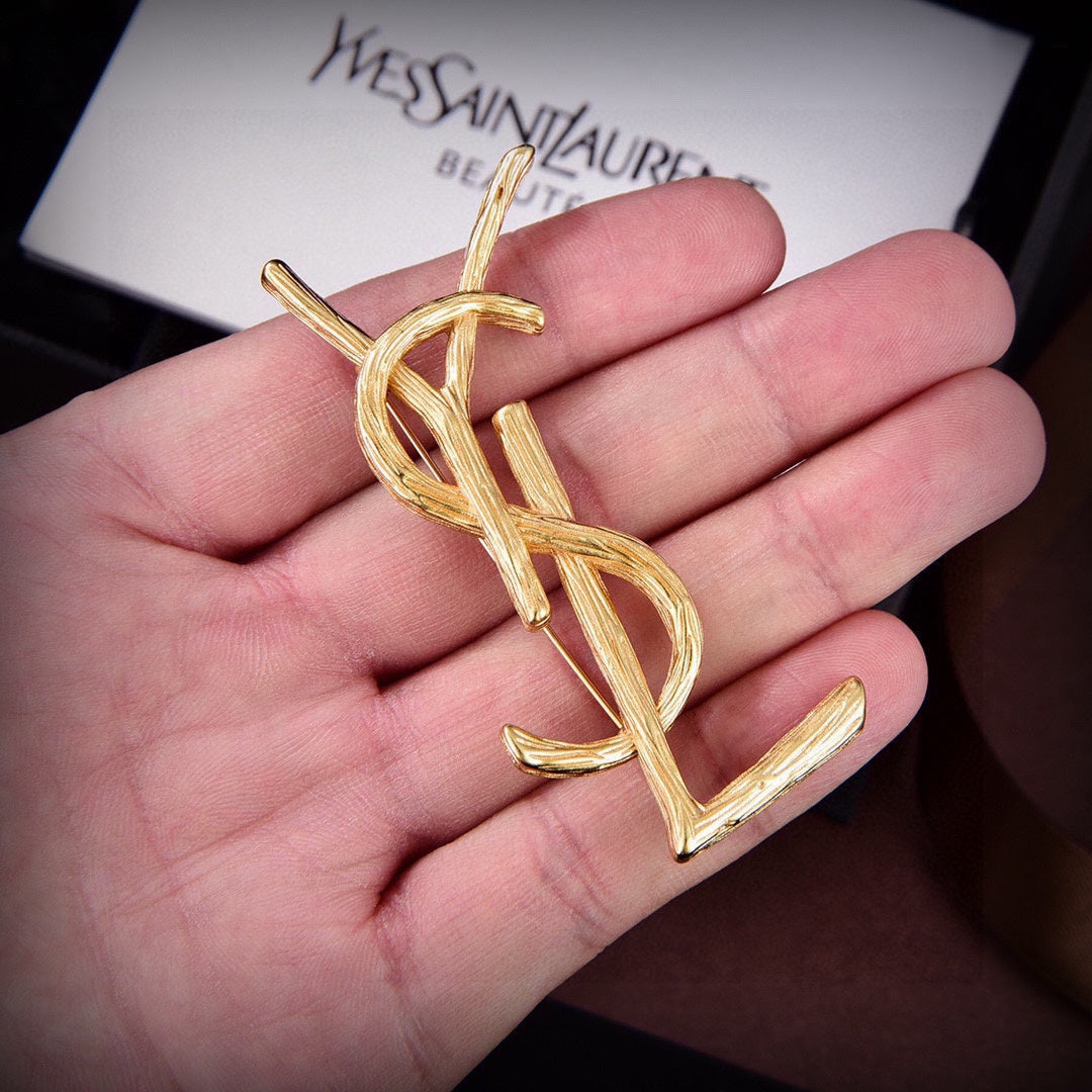 18K Saint Vintage Brooch