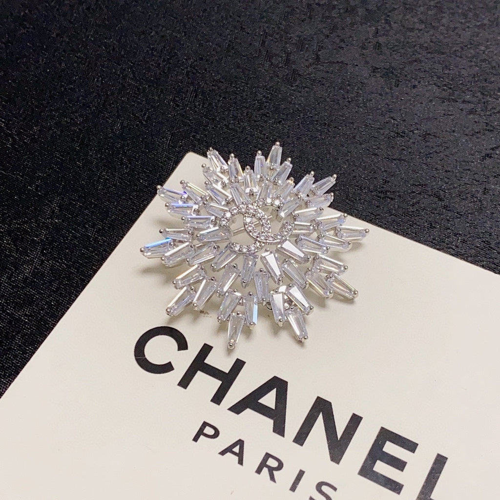 18K CC Snow Flower Brooch